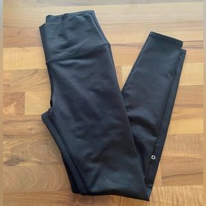 ALO BLACK SHMMER LEGGINGS SIZE SMALL